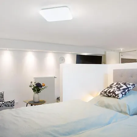 Schoenauer Hof - Lux Daire